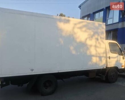 Белый Хендай НД 65, объемом двигателя 3.6 л и пробегом 250 тыс. км за 4800 $, фото 5 на Automoto.ua