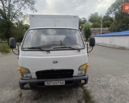 Белый Хендай НД 65, объемом двигателя 3.6 л и пробегом 250 тыс. км за 4800 $, фото 1 на Automoto.ua
