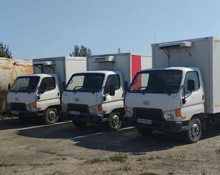 Белый Хендай НД 65, объемом двигателя 3.3 л и пробегом 350 тыс. км за 7700 $, фото 5 на Automoto.ua