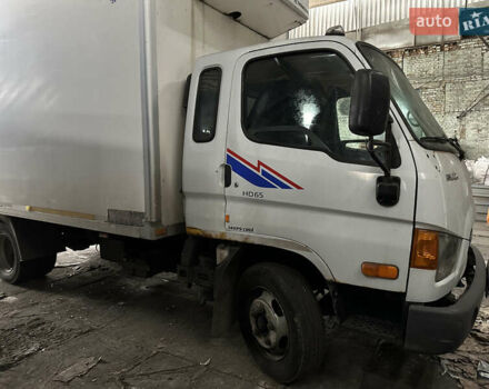 Белый Хендай НД 65, объемом двигателя 3.91 л и пробегом 244 тыс. км за 8000 $, фото 8 на Automoto.ua