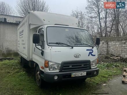 Білий Хендай НД 65, об'ємом двигуна 3.91 л та пробігом 180 тис. км за 7850 $, фото 1 на Automoto.ua