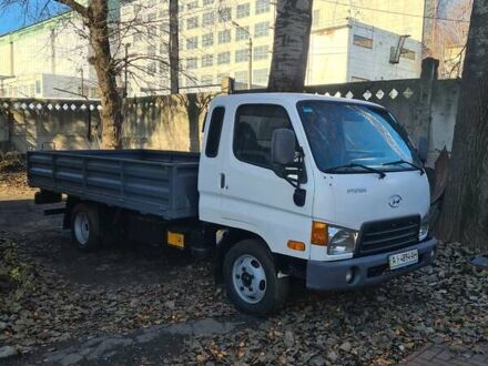 Білий Хендай НД 65, об'ємом двигуна 3.3 л та пробігом 215 тис. км за 9500 $, фото 1 на Automoto.ua