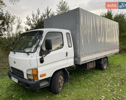 Белый Хендай НД 72, объемом двигателя 3.91 л и пробегом 370 тыс. км за 8500 $, фото 2 на Automoto.ua