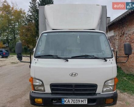 Белый Хендай НД 72, объемом двигателя 3.91 л и пробегом 570 тыс. км за 8400 $, фото 12 на Automoto.ua