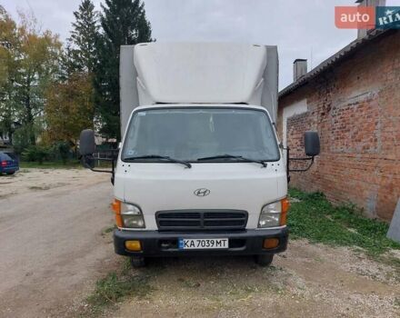 Белый Хендай НД 72, объемом двигателя 3.91 л и пробегом 570 тыс. км за 8400 $, фото 5 на Automoto.ua