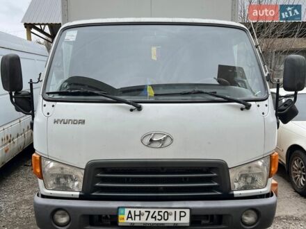 Белый Хендай НД 78, объемом двигателя 3.91 л и пробегом 185 тыс. км за 13500 $, фото 1 на Automoto.ua