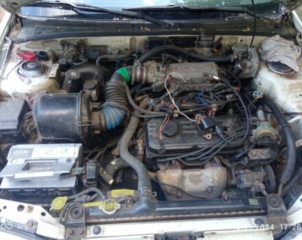 Белый Хендай Лантра, объемом двигателя 1.5 л и пробегом 240 тыс. км за 650 $, фото 3 на Automoto.ua