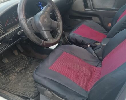 Белый Хендай Лантра, объемом двигателя 1.5 л и пробегом 200 тыс. км за 783 $, фото 5 на Automoto.ua