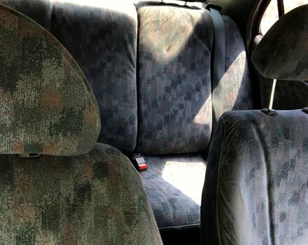 Белый Хендай Лантра, объемом двигателя 1.8 л и пробегом 0 тыс. км за 1100 $, фото 7 на Automoto.ua