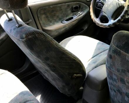 Белый Хендай Лантра, объемом двигателя 1.8 л и пробегом 0 тыс. км за 1100 $, фото 6 на Automoto.ua