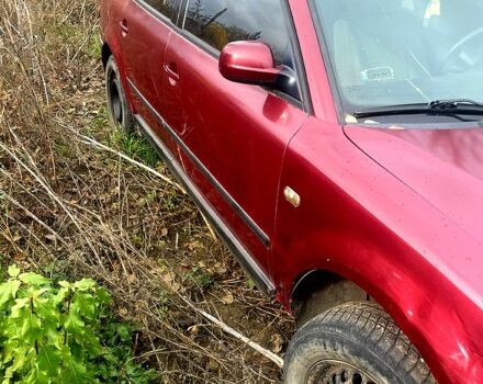 Червоний Хендай Лантра, об'ємом двигуна 1.6 л та пробігом 300 тис. км за 500 $, фото 4 на Automoto.ua