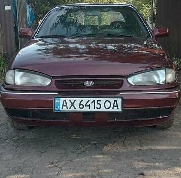 Червоний Хендай Лантра, об'ємом двигуна 1.6 л та пробігом 240 тис. км за 2000 $, фото 2 на Automoto.ua