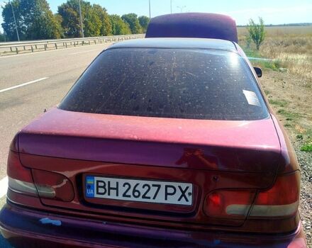 Червоний Хендай Лантра, об'ємом двигуна 1.5 л та пробігом 250 тис. км за 1600 $, фото 2 на Automoto.ua