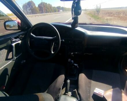 Червоний Хендай Лантра, об'ємом двигуна 1.5 л та пробігом 250 тис. км за 1600 $, фото 3 на Automoto.ua