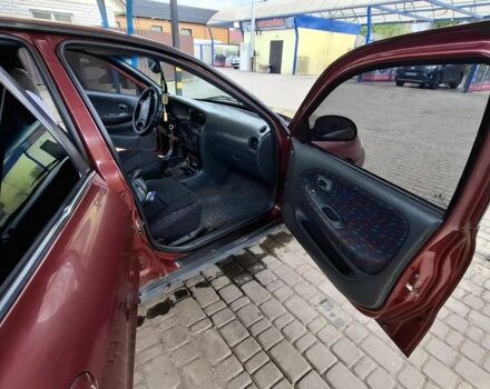 Червоний Хендай Лантра, об'ємом двигуна 1.8 л та пробігом 350 тис. км за 1800 $, фото 2 на Automoto.ua
