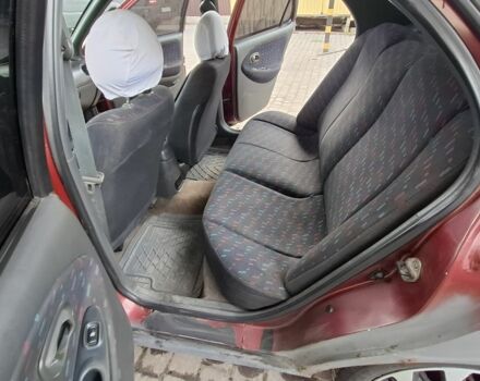 Червоний Хендай Лантра, об'ємом двигуна 1.8 л та пробігом 350 тис. км за 1800 $, фото 6 на Automoto.ua