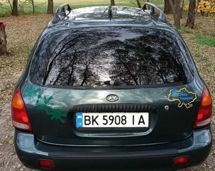 Зеленый Хендай Лантра, объемом двигателя 1.6 л и пробегом 240 тыс. км за 2500 $, фото 4 на Automoto.ua