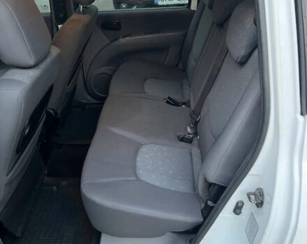 Белый Хендай Матрикс, объемом двигателя 1.8 л и пробегом 140 тыс. км за 4500 $, фото 6 на Automoto.ua