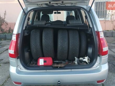 Белый Хендай Матрикс, объемом двигателя 1.6 л и пробегом 130 тыс. км за 3200 $, фото 1 на Automoto.ua