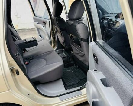 Бежевий Хендай Матрікс, об'ємом двигуна 1.6 л та пробігом 282 тис. км за 3900 $, фото 23 на Automoto.ua