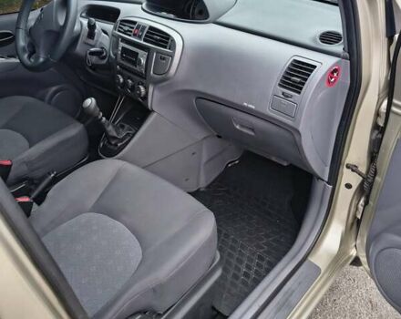 Бежевий Хендай Матрікс, об'ємом двигуна 1.49 л та пробігом 185 тис. км за 4700 $, фото 9 на Automoto.ua