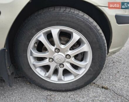 Бежевий Хендай Матрікс, об'ємом двигуна 1.49 л та пробігом 185 тис. км за 4700 $, фото 4 на Automoto.ua