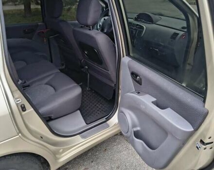 Бежевий Хендай Матрікс, об'ємом двигуна 1.49 л та пробігом 185 тис. км за 4700 $, фото 8 на Automoto.ua