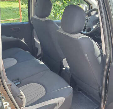 Черный Хендай Матрикс, объемом двигателя 1.6 л и пробегом 117 тыс. км за 3500 $, фото 8 на Automoto.ua