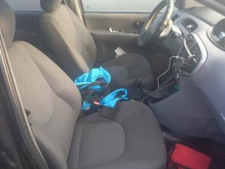 Черный Хендай Матрикс, объемом двигателя 1.6 л и пробегом 250 тыс. км за 3700 $, фото 1 на Automoto.ua