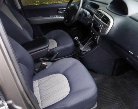 Коричневый Хендай Матрикс, объемом двигателя 0 л и пробегом 178 тыс. км за 5800 $, фото 2 на Automoto.ua