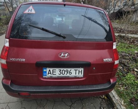 Красный Хендай Матрикс, объемом двигателя 1.6 л и пробегом 336 тыс. км за 3500 $, фото 7 на Automoto.ua