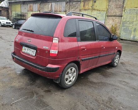 Красный Хендай Матрикс, объемом двигателя 1.8 л и пробегом 200 тыс. км за 2499 $, фото 4 на Automoto.ua