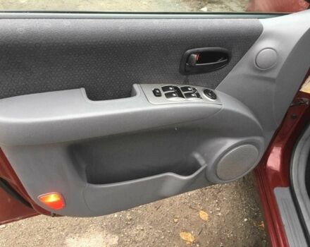 Красный Хендай Матрикс, объемом двигателя 1.8 л и пробегом 174 тыс. км за 4900 $, фото 8 на Automoto.ua