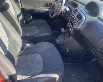 Червоний Хендай Матрікс, об'ємом двигуна 1.8 л та пробігом 250 тис. км за 2999 $, фото 9 на Automoto.ua