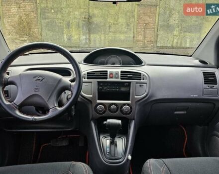 Червоний Хендай Матрікс, об'ємом двигуна 1.8 л та пробігом 200 тис. км за 2000 $, фото 15 на Automoto.ua