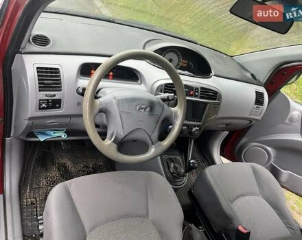 Красный Хендай Матрикс, объемом двигателя 1.6 л и пробегом 500 тыс. км за 4600 $, фото 16 на Automoto.ua