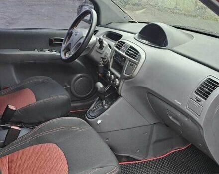 Червоний Хендай Матрікс, об'ємом двигуна 1.8 л та пробігом 200 тис. км за 2300 $, фото 20 на Automoto.ua