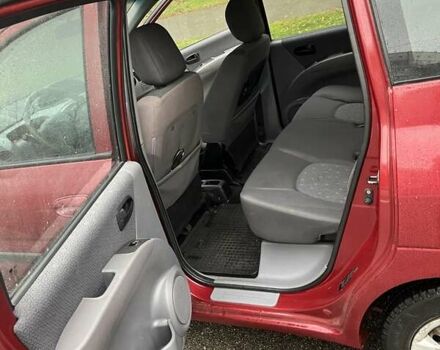 Красный Хендай Матрикс, объемом двигателя 1.6 л и пробегом 500 тыс. км за 4600 $, фото 12 на Automoto.ua