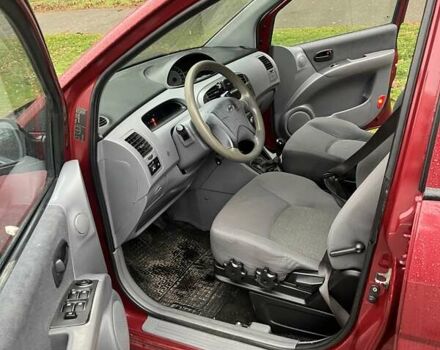 Красный Хендай Матрикс, объемом двигателя 1.6 л и пробегом 500 тыс. км за 4600 $, фото 15 на Automoto.ua