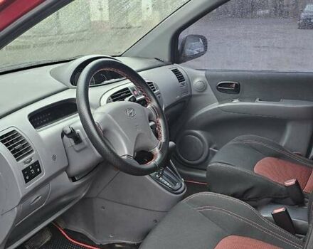 Красный Хендай Матрикс, объемом двигателя 1.8 л и пробегом 200 тыс. км за 2499 $, фото 13 на Automoto.ua