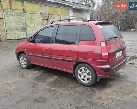 Красный Хендай Матрикс, объемом двигателя 1.8 л и пробегом 200 тыс. км за 2300 $, фото 1 на Automoto.ua