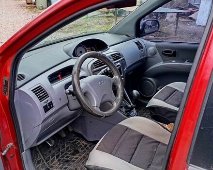 Красный Хендай Матрикс, объемом двигателя 1.6 л и пробегом 270 тыс. км за 3600 $, фото 3 на Automoto.ua