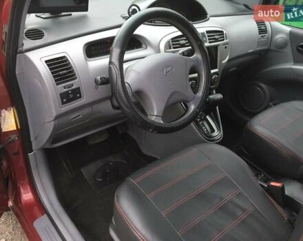 Красный Хендай Матрикс, объемом двигателя 1.8 л и пробегом 174 тыс. км за 4900 $, фото 9 на Automoto.ua