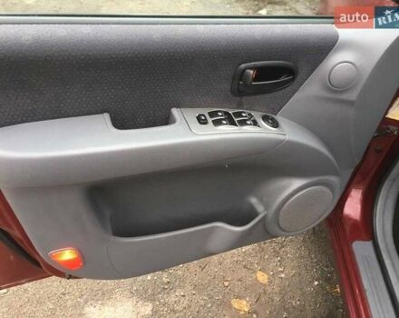 Красный Хендай Матрикс, объемом двигателя 1.8 л и пробегом 174 тыс. км за 4900 $, фото 8 на Automoto.ua