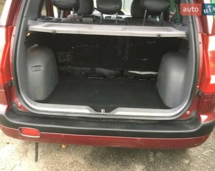 Красный Хендай Матрикс, объемом двигателя 1.8 л и пробегом 174 тыс. км за 4900 $, фото 11 на Automoto.ua