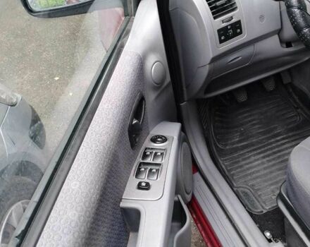Червоний Хендай Матрікс, об'ємом двигуна 1.6 л та пробігом 148 тис. км за 3600 $, фото 9 на Automoto.ua
