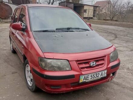 Красный Хендай Матрикс, объемом двигателя 1.5 л и пробегом 210 тыс. км за 2300 $, фото 1 на Automoto.ua