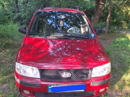 Красный Хендай Матрикс, объемом двигателя 1.8 л и пробегом 158 тыс. км за 5000 $, фото 1 на Automoto.ua