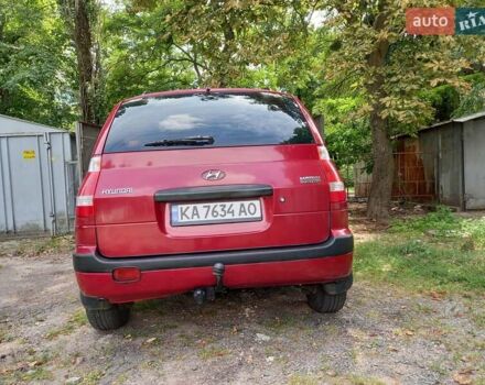 Красный Хендай Матрикс, объемом двигателя 1.6 л и пробегом 250 тыс. км за 3000 $, фото 1 на Automoto.ua