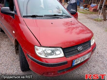 Красный Хендай Матрикс, объемом двигателя 1.6 л и пробегом 270 тыс. км за 3600 $, фото 1 на Automoto.ua